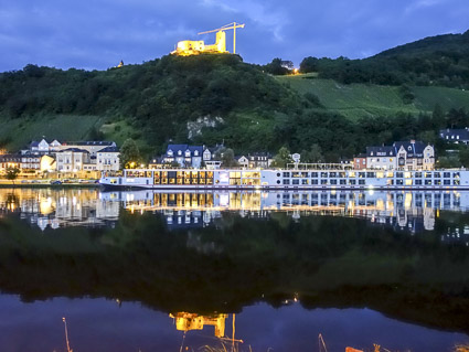 Bernkastel Altstadt and Burg Landshut in the evening