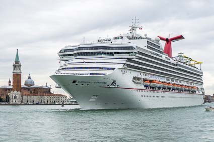 CARNIVAL SUNSHINE in Venice