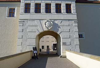 Bridge across moat to Freudenstein Castle