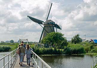 Kinderdijk windmill footbridge