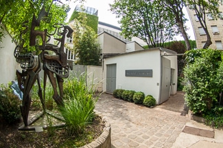 Zadkine Museum entrance courtyard