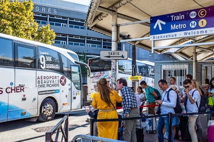 Paris Beauvais Airport bus at Porte Maillot.