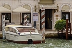 Hotel Carlton on Grand Canal entrance