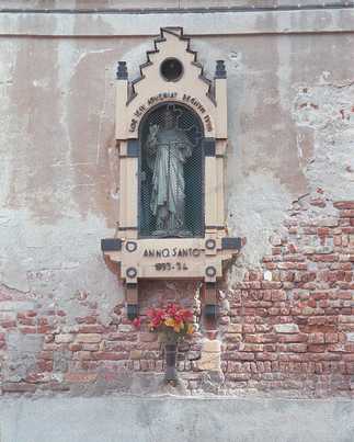 Shrine, Corte Tintoretto