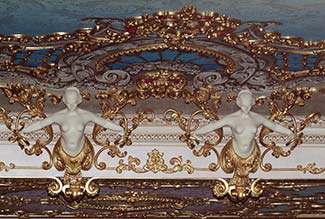 Plasterwork and gilding in La Fenice